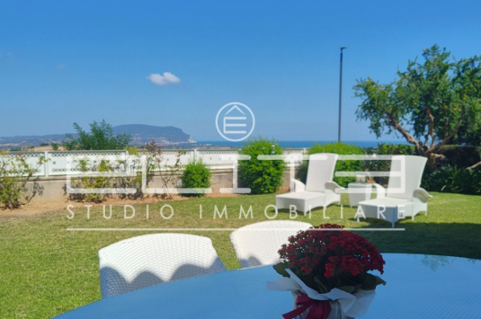 Villa di Lusso con Vista Mare e Finiture Prestigiose a Porto Recanati