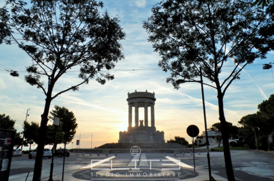 Residenza esclusiva in villa storica con giardino – Viale della Vittoria